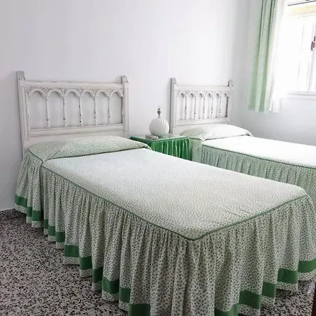 Luminosa Casa Familiar Centrica Marbella